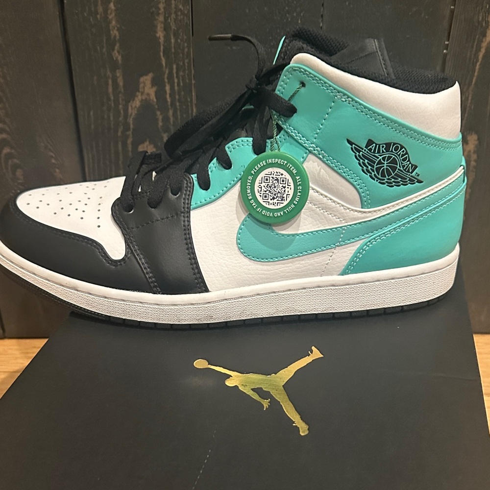 🌴🌴!!! NIB Air Jordan 1 Mid Tropical Twist